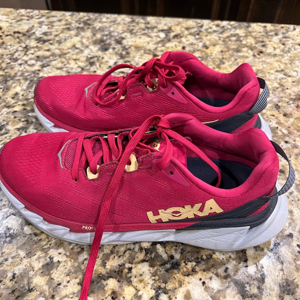 Women’s Hoka Elevon 2 size 9.